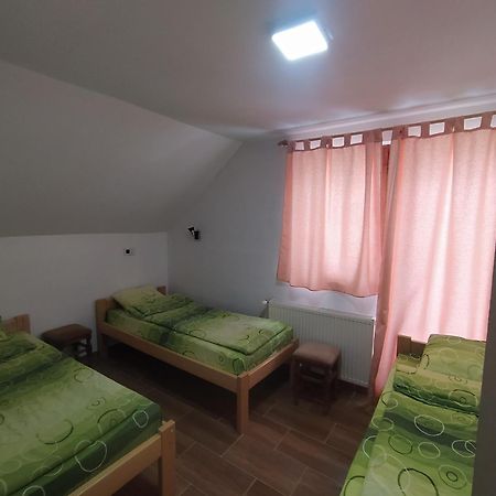 Domacinstvo Kod Gere Crni Vrh Quarto foto