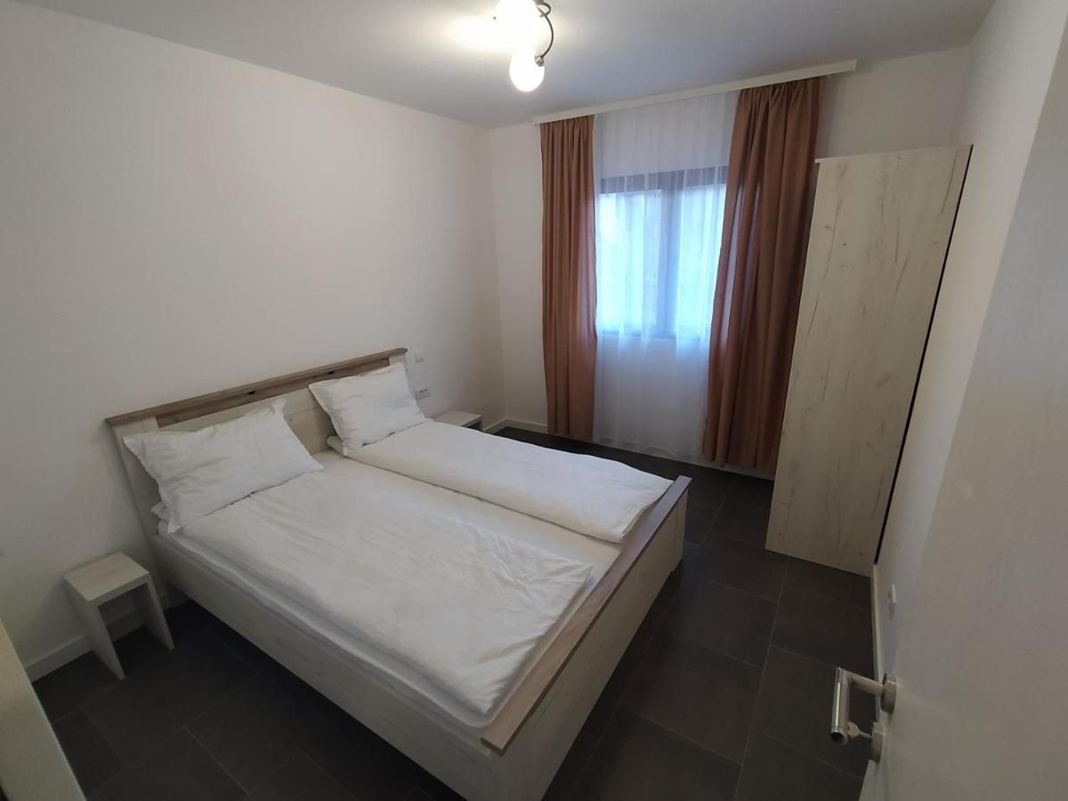 Domacinstvo Kod Gere Crni Vrh Exterior foto