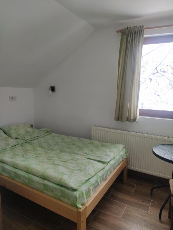 Domacinstvo Kod Gere Crni Vrh Quarto foto