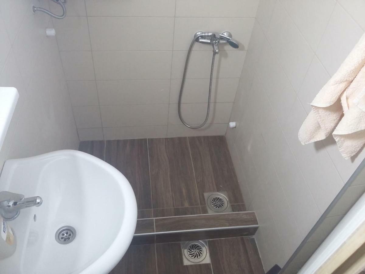Domacinstvo Kod Gere Crni Vrh Exterior foto