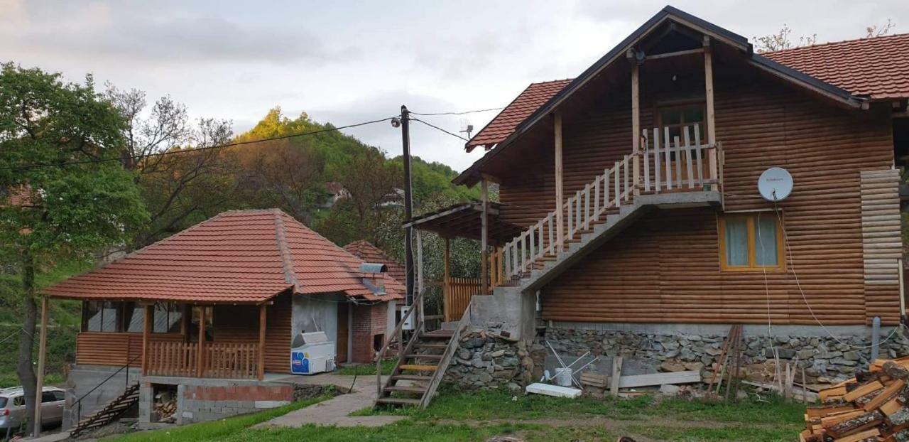 Domacinstvo Kod Gere Crni Vrh Exterior foto