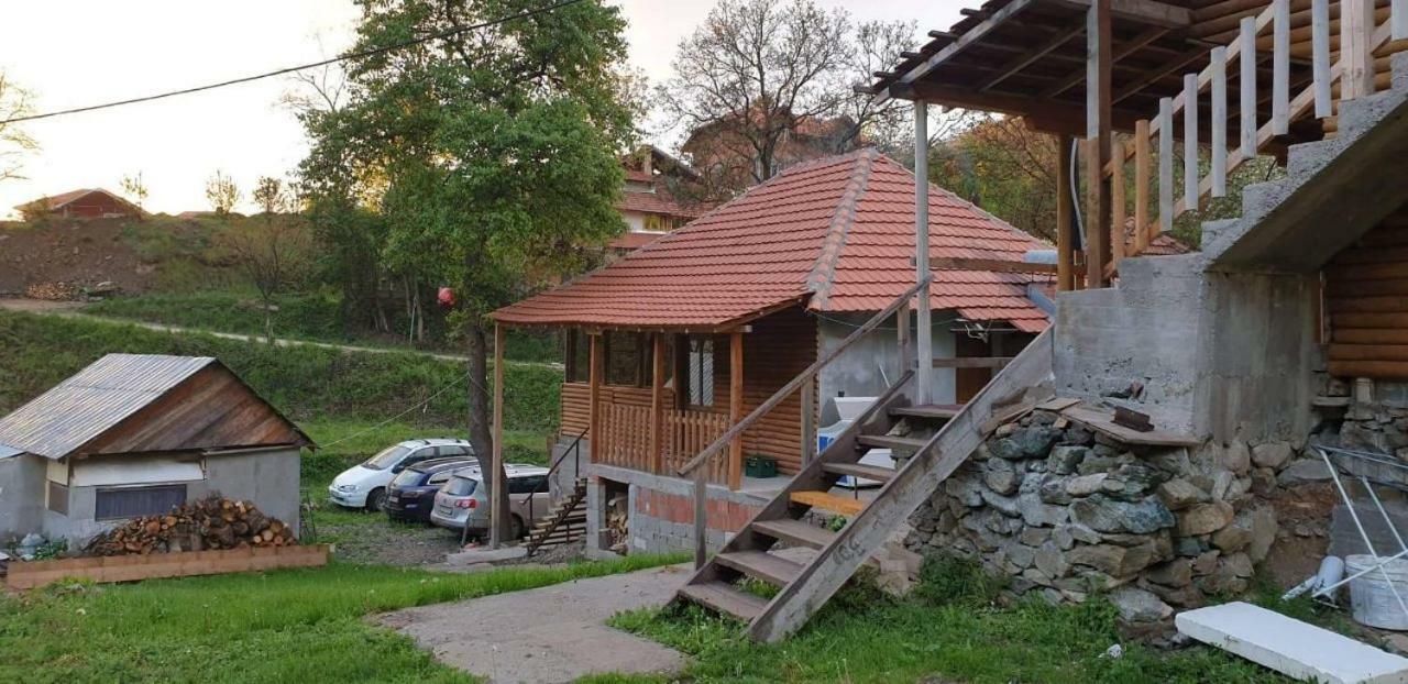 Domacinstvo Kod Gere Crni Vrh Exterior foto